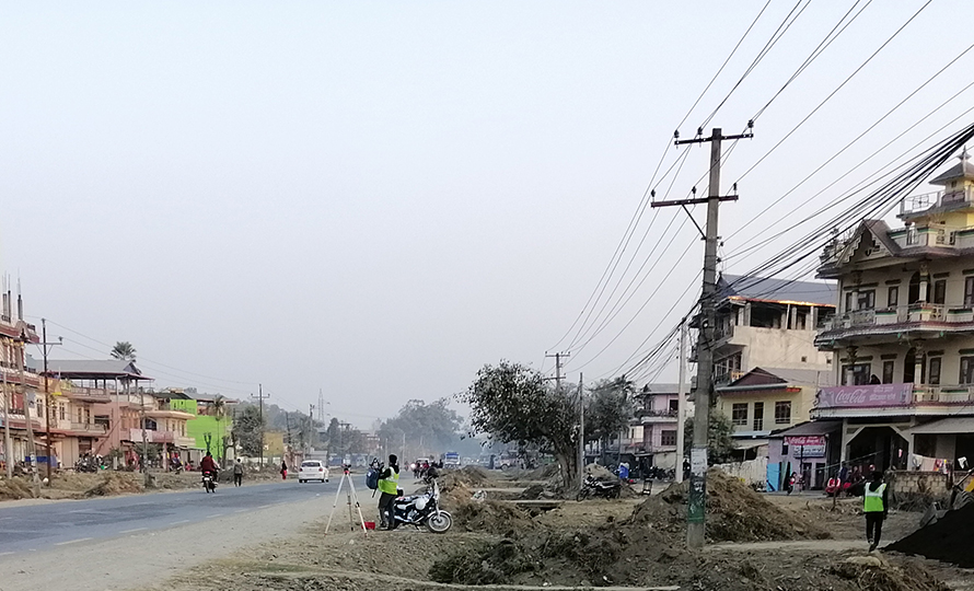 भरतपुरको पुल्चोक–गोन्द्राङ सडक विस्तारको ४५ प्रतिशत काम सकियो